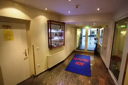 SUITE 900m ZUR OPER - 31