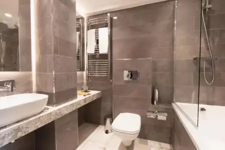 Clarendon Suites - 21