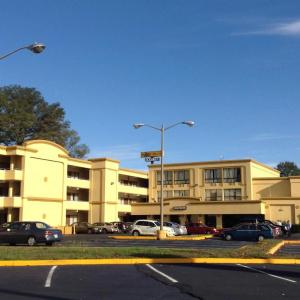 Diamond Inn and Suites - 3