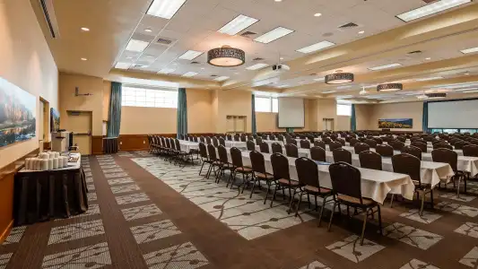 Best Western Plus GranTree Inn - 23