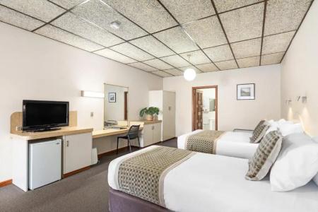 Quality Inn Presidential - 68