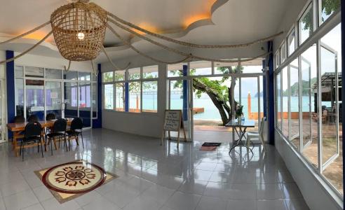 Phi Phi Don Chukit Resort - 1