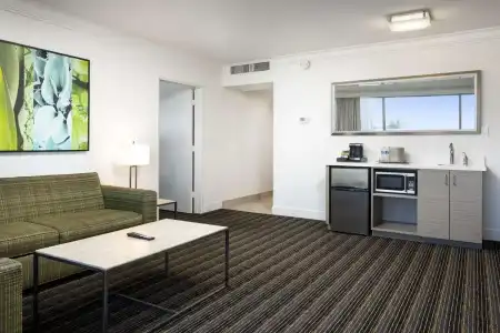 DoubleTree by Hilton San Diego Bayside - 147