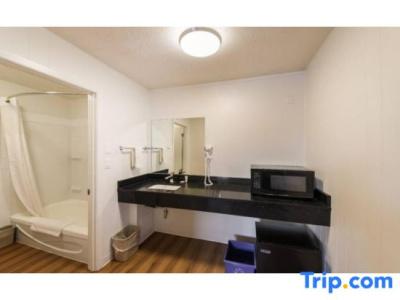 Motel 6 Cranbrook, BC - 40