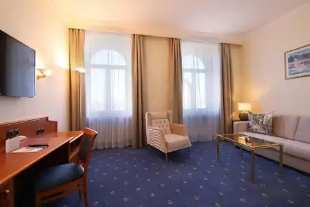 Bayerischer Hof Dresden - 85