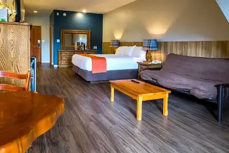 Glacier House Resort - 68