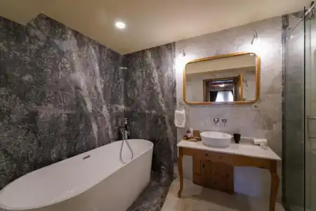 Cratus Stone Palace - 7