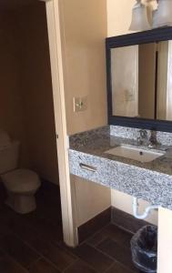 Diamond Inn and Suites - 43