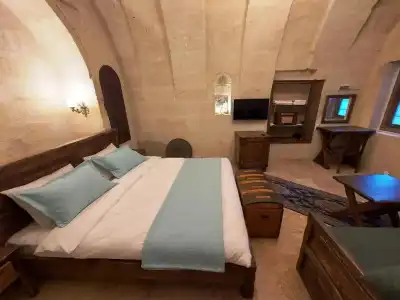 Armesos Cave - 124