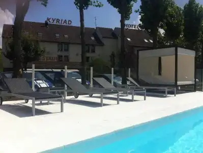 Kyriad DIJON EST - Mirande - 35