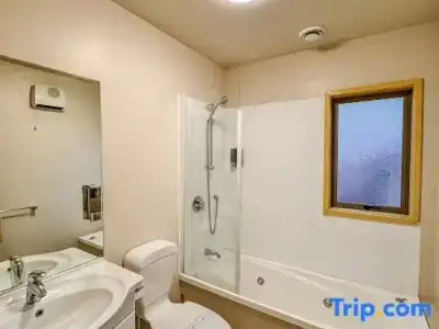 Bealey Avenue Motel - 51