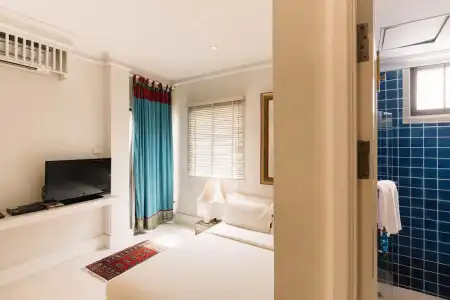 At Niman Conceptual Home - 37