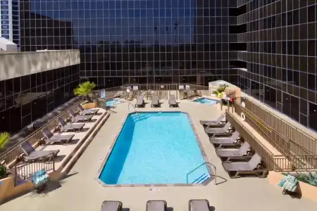 Hilton Los Angeles Airport - 19