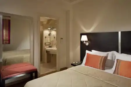 O&B Athens Boutique - 63