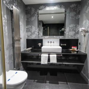 Vernazza Suites - 45