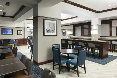 Hampton Inn & Suites Oklahoma City-Bricktown - 25