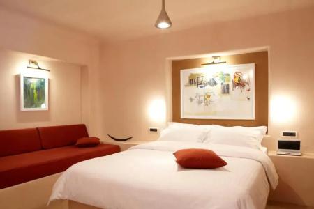Voreina Gallery Suites - 70