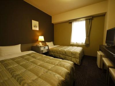Route Inn Toyama Ekimae - 5