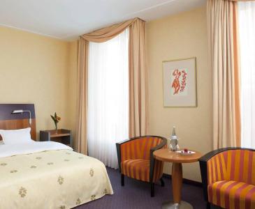 Steigenberger Graf Zeppelin - 50