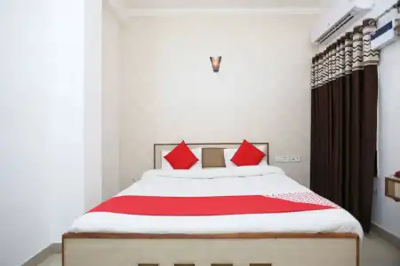 Riya Palace - Idgah Railway Station Agra - 2