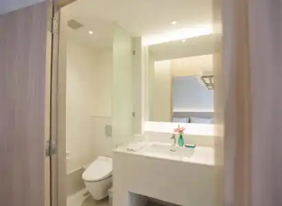 Balcony Seaside Sriracha & Serviced Apartments (SHA Extra Plus) - 261