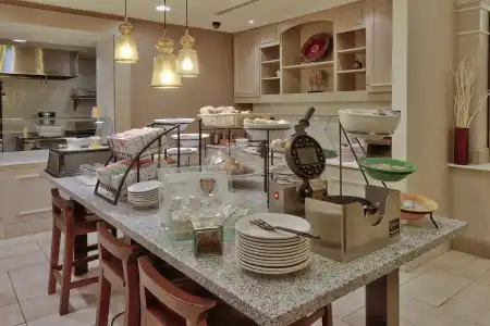 Hilton Garden Inn Albuquerque / Journal Center - 30