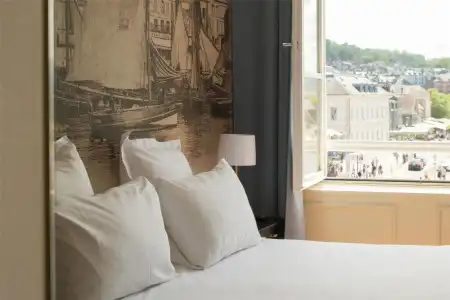 Best Western Le Cheval Blanc - Vieux Port - 42