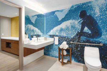 Courtyard by Marriott Santa Monica - 9