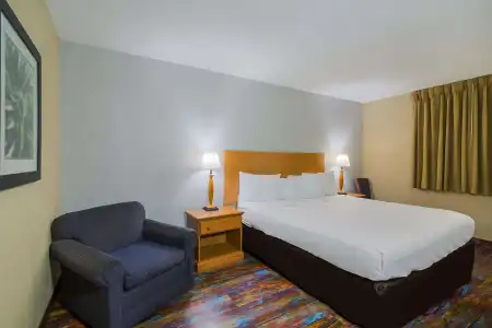 Americas Best Value Inn Fargo - 32