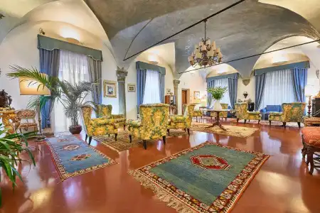 Rivoli Boutique - 25