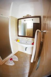 Uroa Bay Beach Resort - 77