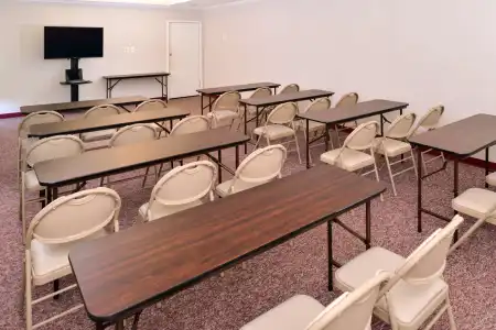 Americas Best Value Inn Lubbock E - 16