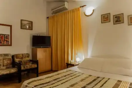 Huter Apartments - 13