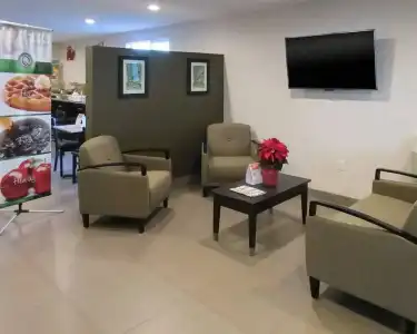 Quality Inn & Suites near Downtown Bakersfield - 12