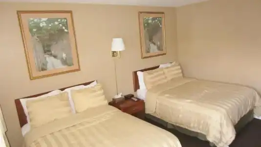 Village Inn & Suites - 19