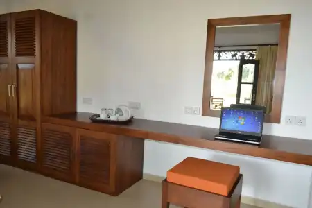 Lanka Beach Bungalows - 4