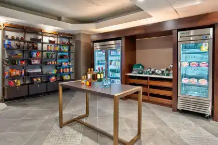 DoubleTree by Hilton - 45