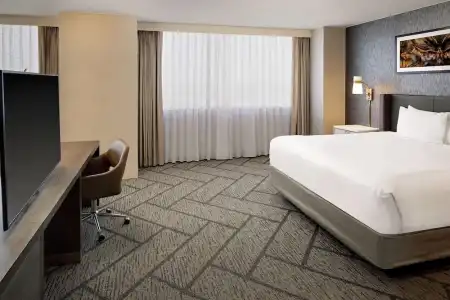 DoubleTree by Hilton Tulsa Downtown - 43