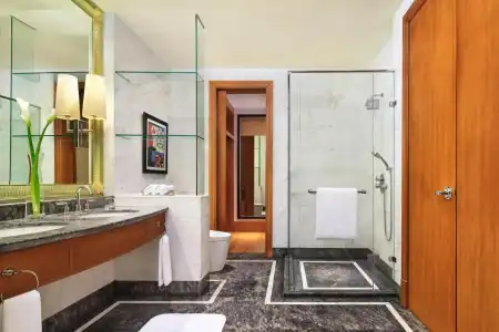 The Ritz-Carlton Jakarta, Mega Kuningan - 18