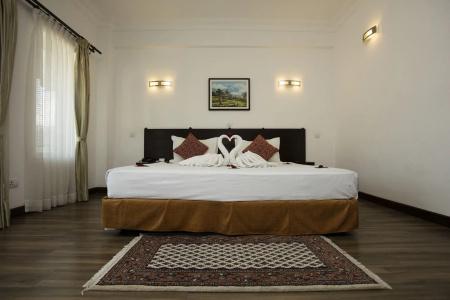 Waterfront Resort by KGH Group - 31