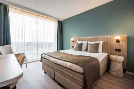 HOTELUX Amsterdam Airport - 4