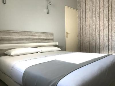 Grand Cap Rooftop Pool - 39