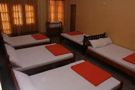 Anura Guest Inn - 33
