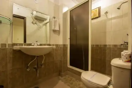 CAPITAL O74390 Grand Park Inn - 48