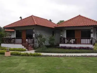 Sailom Resort Bangsaphan - 1
