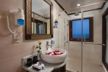 Halong Sapphire Cruises - 22