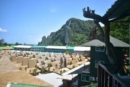 Phi Phi Beach Front Resort - 22
