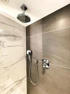 Merit Kensington - 102