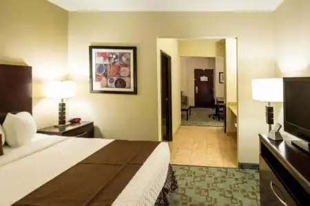 Best Western Plus Eastgate Inn & Suites - 61