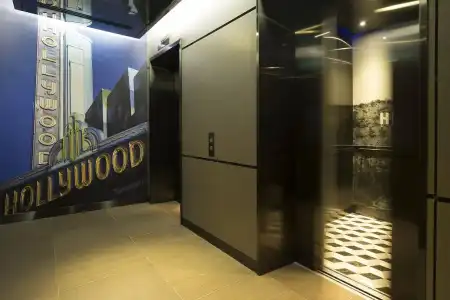81 Premier Hollywood - 13